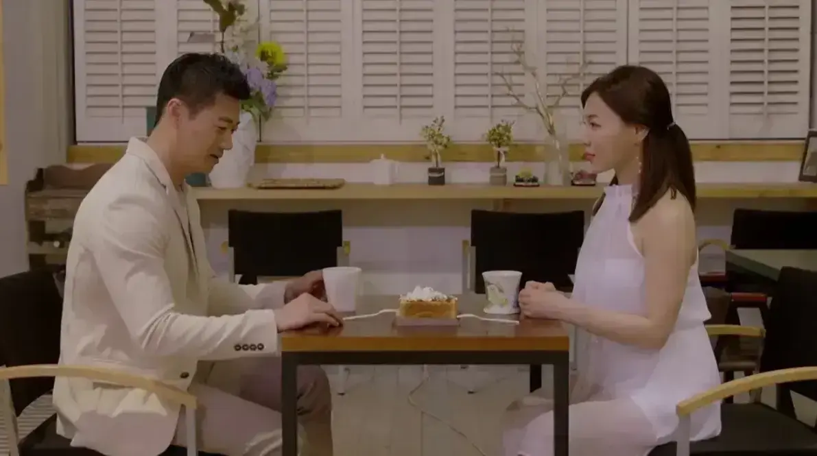 《邻居家妻子》韩国电影未删减1080P韩语中字-我邻居的老婆高清完整版-百度网盘夸克迅雷下载-《邻居家妻子》无删减在线观看乏味婚姻中的情感越界