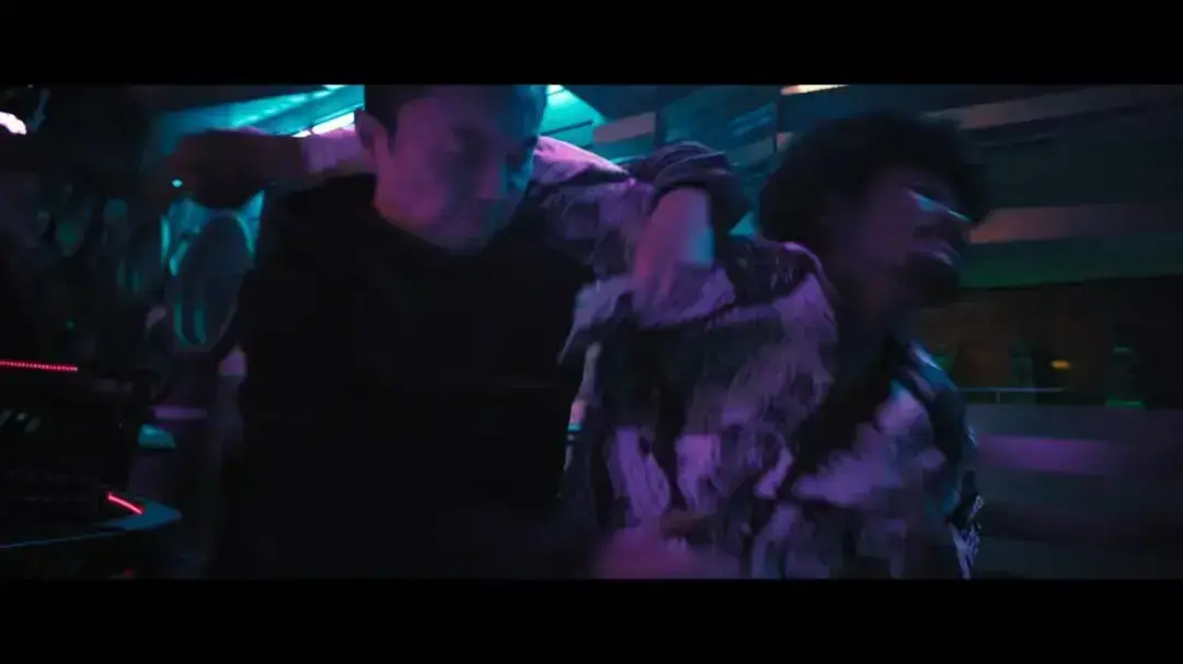 《火遮眼》1080P高清中字未删减版免费看-谢苗孤胆英雄动作片《火遮眼》全集在线播放-无广告迅雷BT磁力链资源