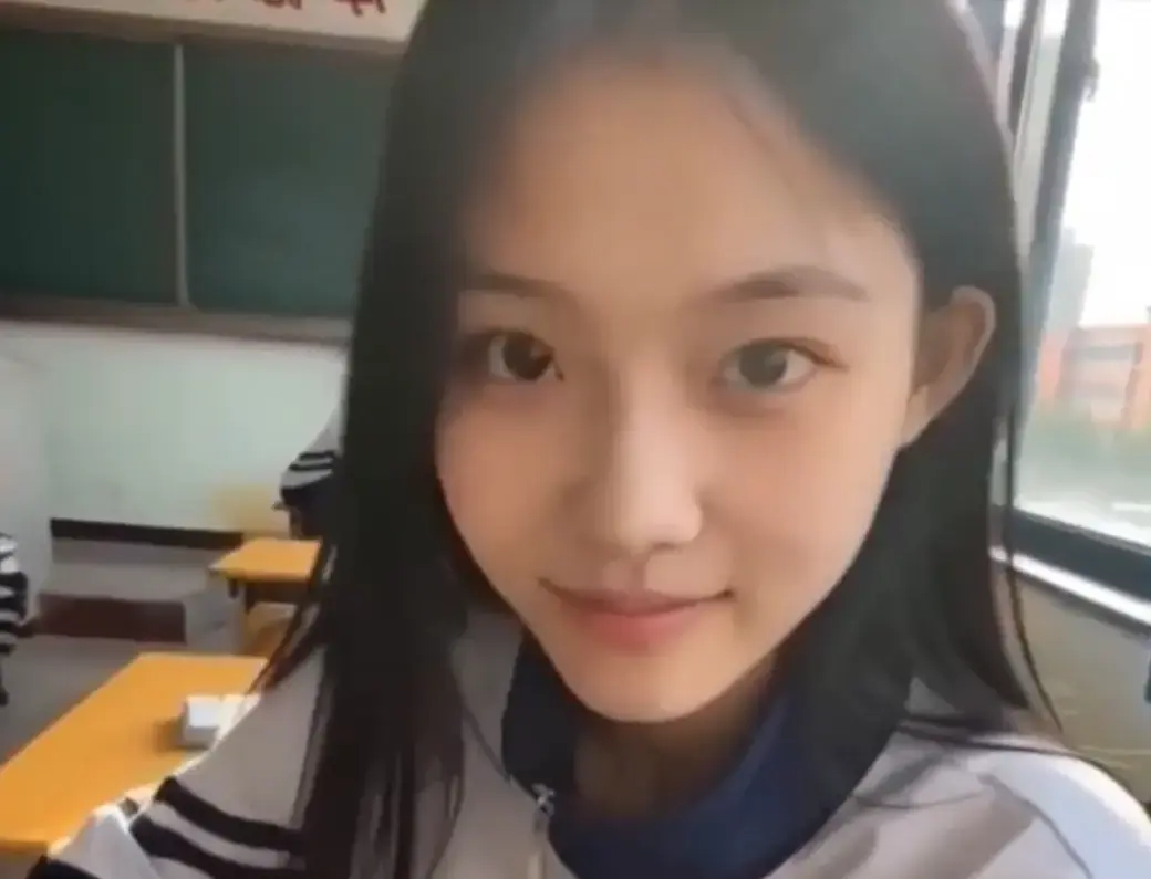 黄果AI短剧《我的十八岁女友》无删减版免费在线观看-4K蓝光高清画质极速加载-我的十八岁女友高甜治愈结局太甜-星空影院独家热播